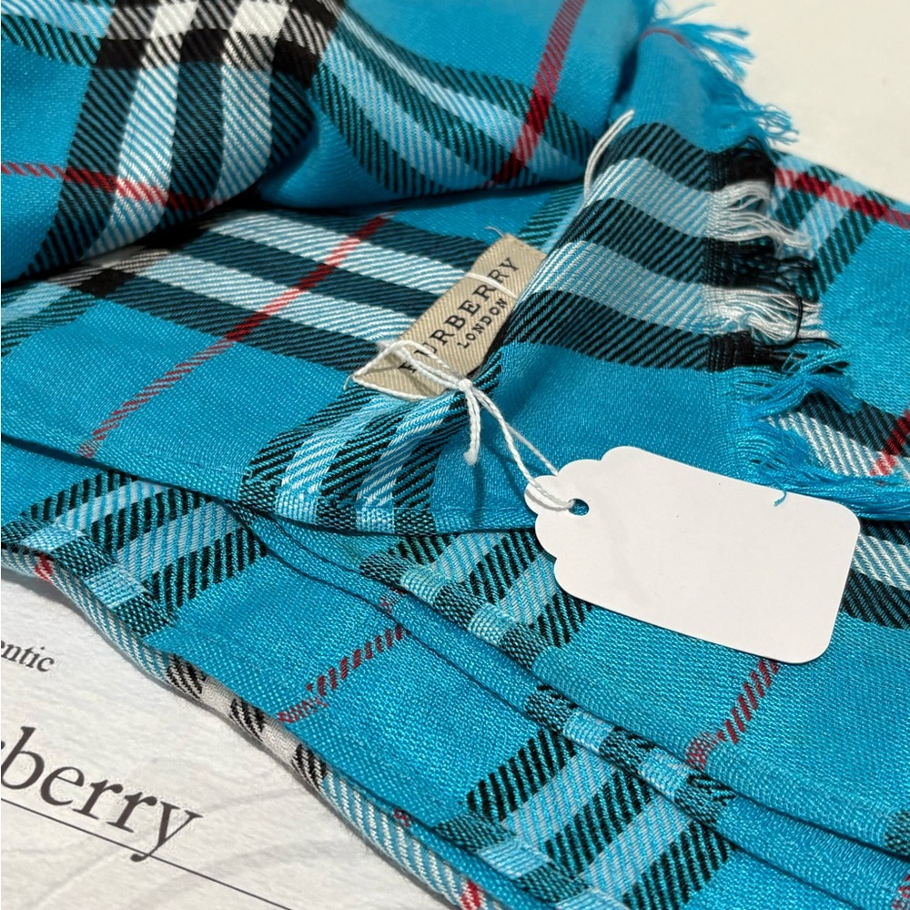 Authentic Burberry turquoise plaid scarf with certificate - Picture 2 of 9